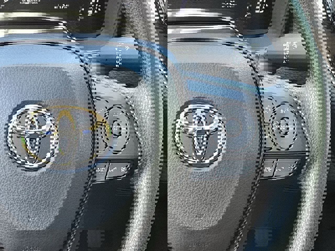 Used 2026 Toyota Corolla LE w/ LE Premium Package image 13