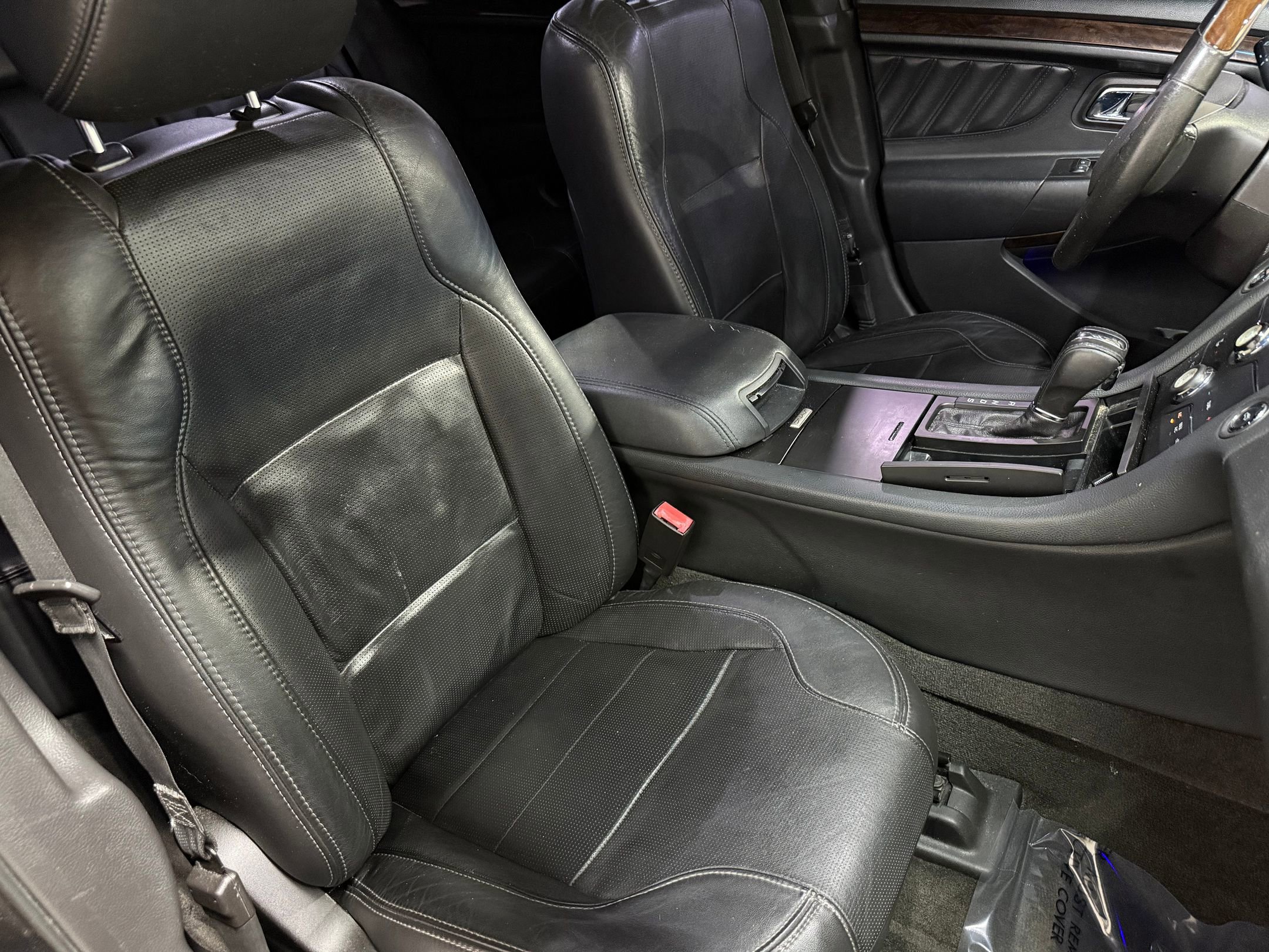 Used 2015 Ford Taurus Limited image 40