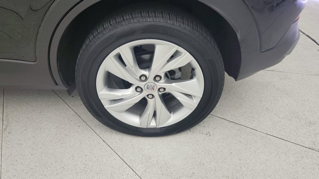 Certified 2025 Buick Encore GX Preferred FWD image 26