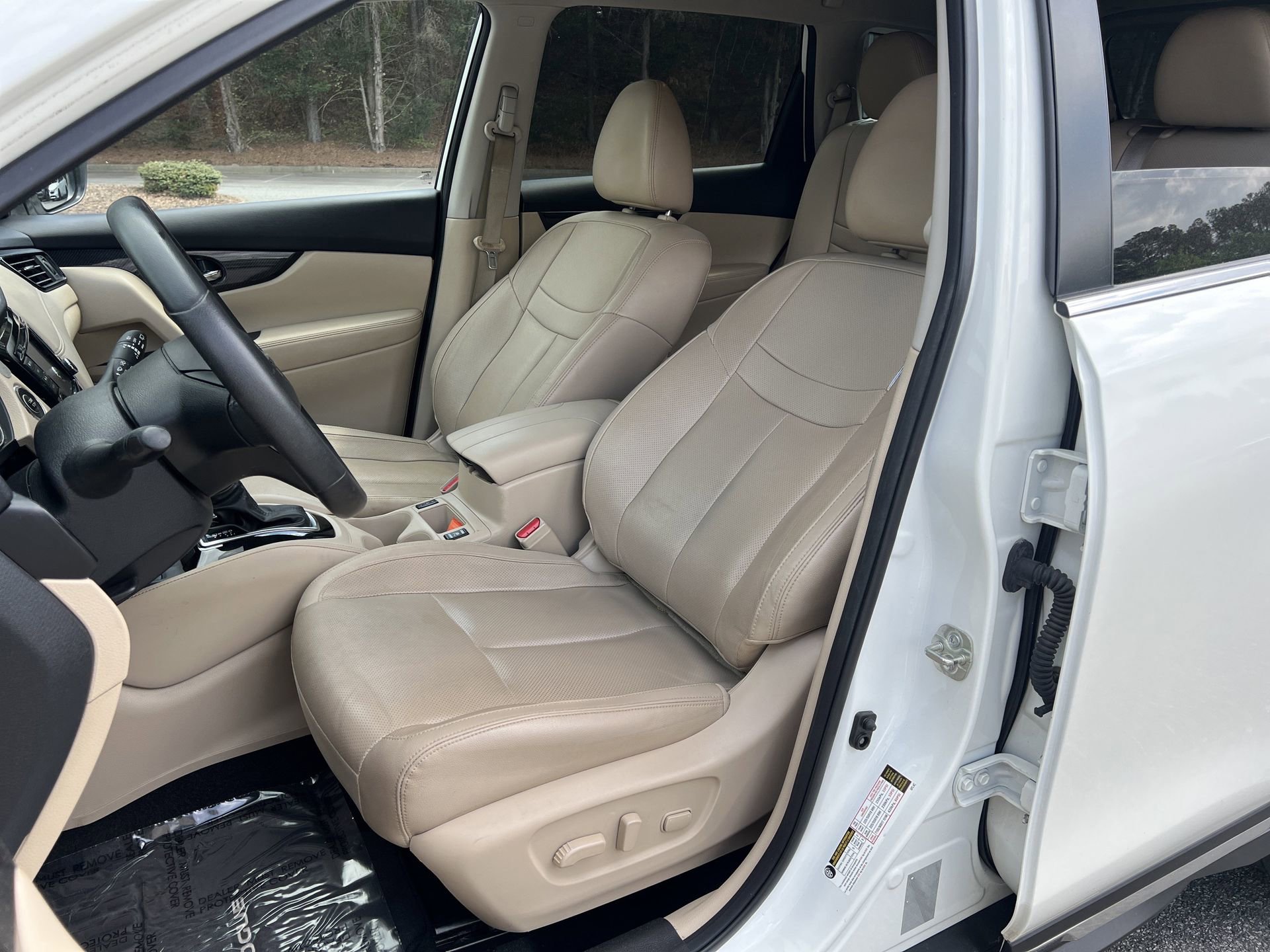 Used 2019 Nissan Rogue SL w/ Premium Package image 17