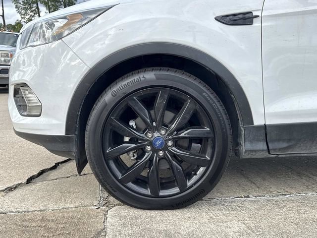Used 2017 Ford Escape SE w/ SE Sport Appearance Package image 3