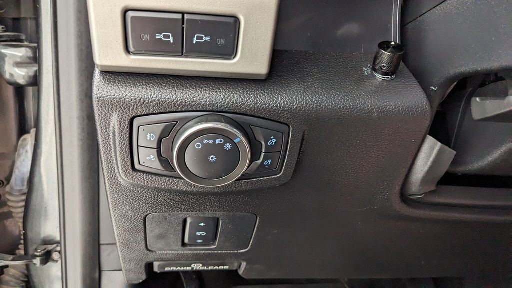 Used 2017 Ford F350 Lariat w/ Chrome Package image 22