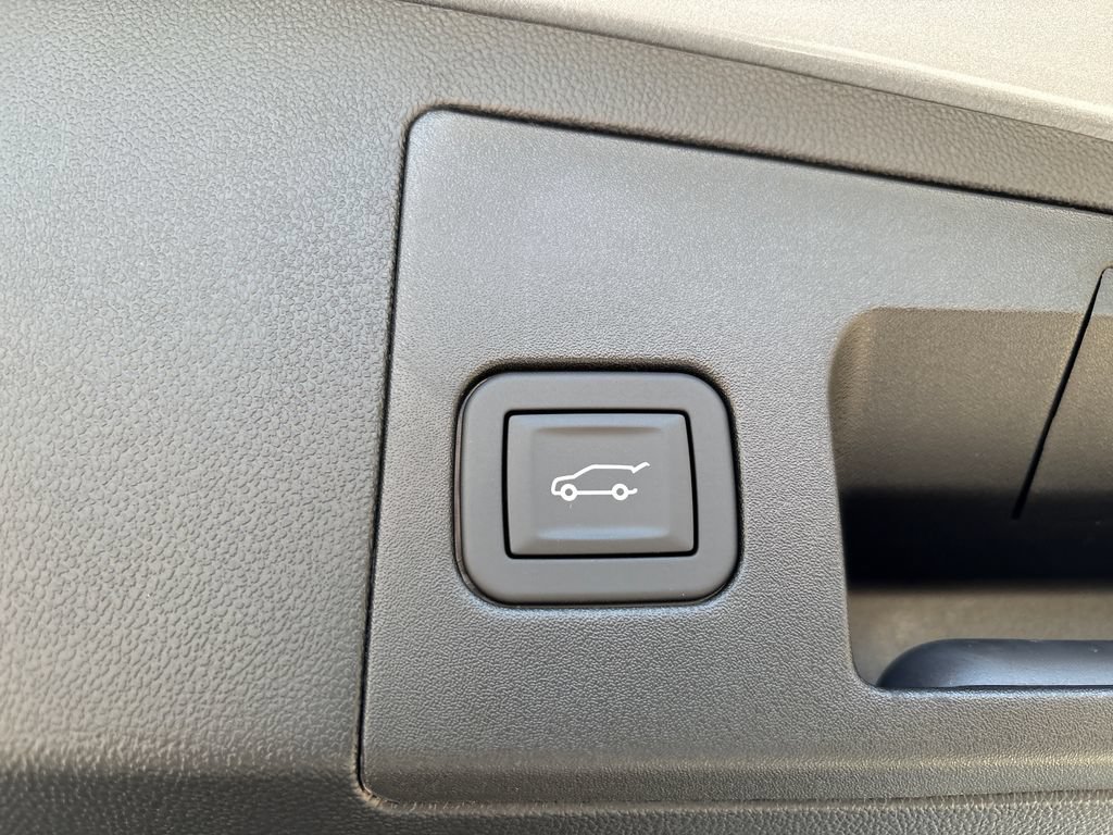 New 2026 Cadillac XT5 Sportv w/ LPO, Floor Liner Package AWD/4WD image 45