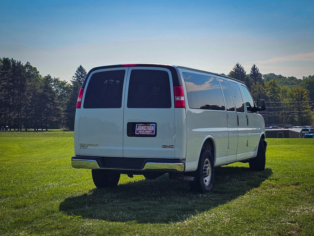 Used 2025 GMC Savana 3500 LT w/ LT Preferred Equipment Group RWD image 3