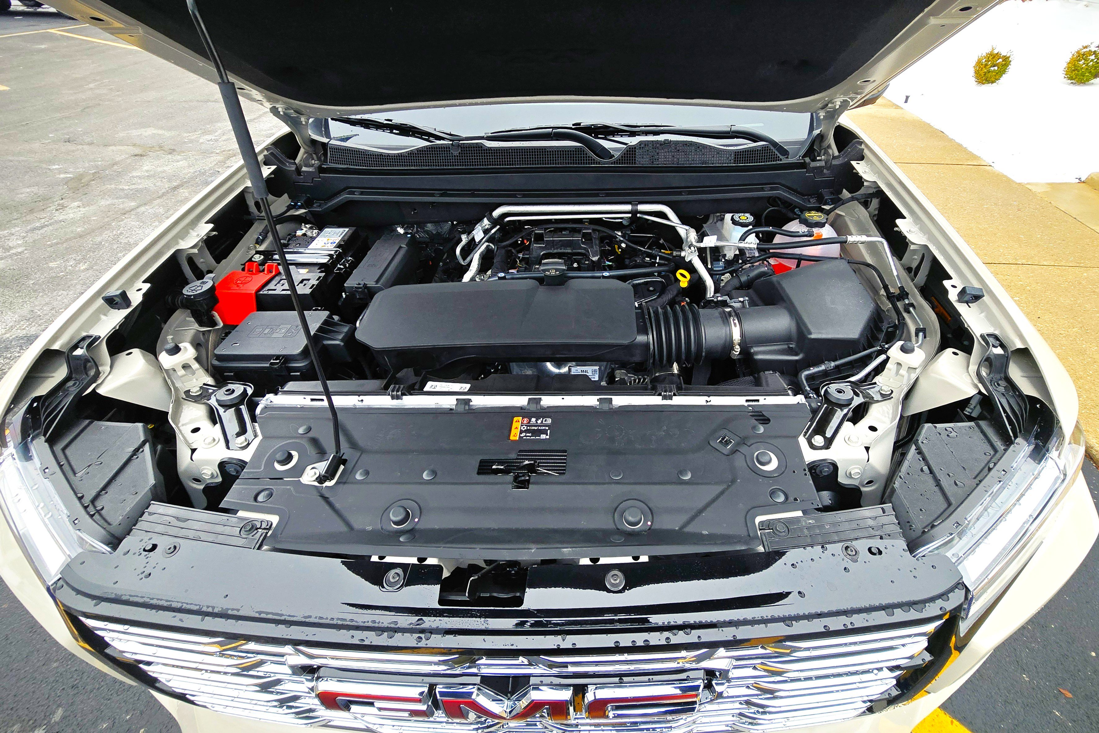 New 2026 GMC Canyon Denali image 3