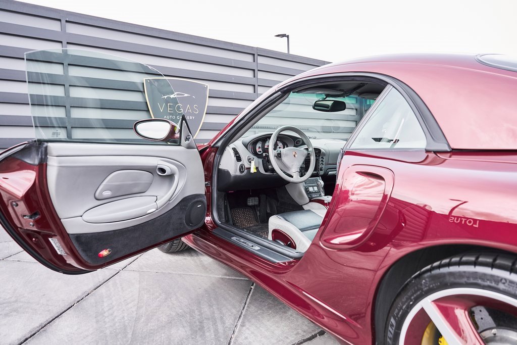 Used 2005 Porsche 911 Turbo image 30