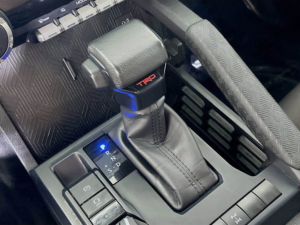 Used 2024 Toyota Tacoma TRD Off-Road image 31