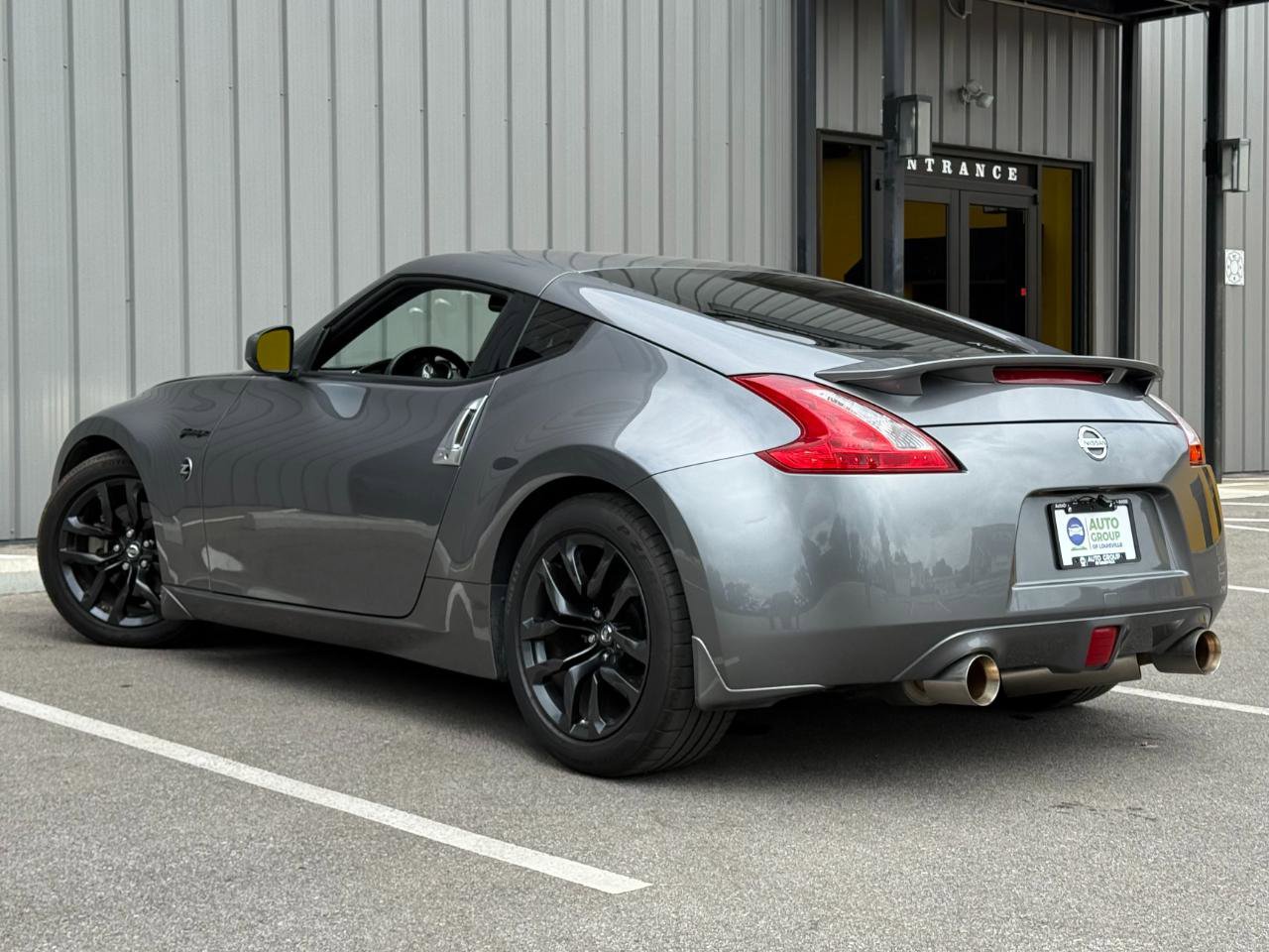 Used 2017 Nissan 370Z Coupe RWD image 7