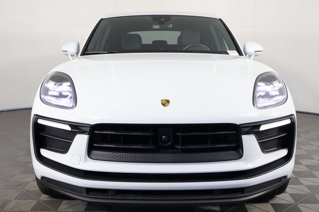 Used 2024 Porsche Macan AWD/4WD image 2