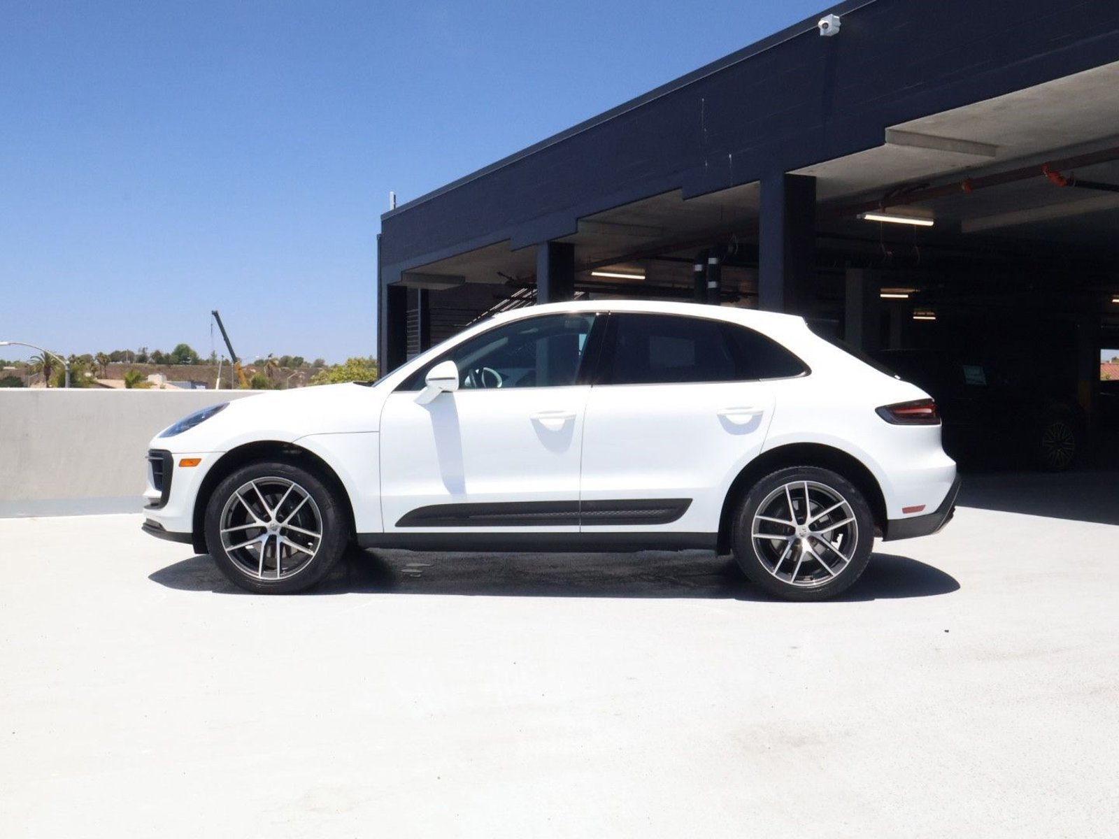 Certified 2025 Porsche Macan AWD/4WD video 2