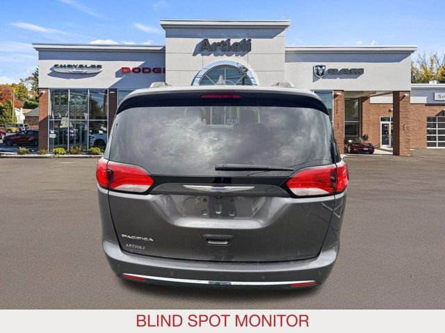 Certified 2018 Chrysler Pacifica Touring-L image 6