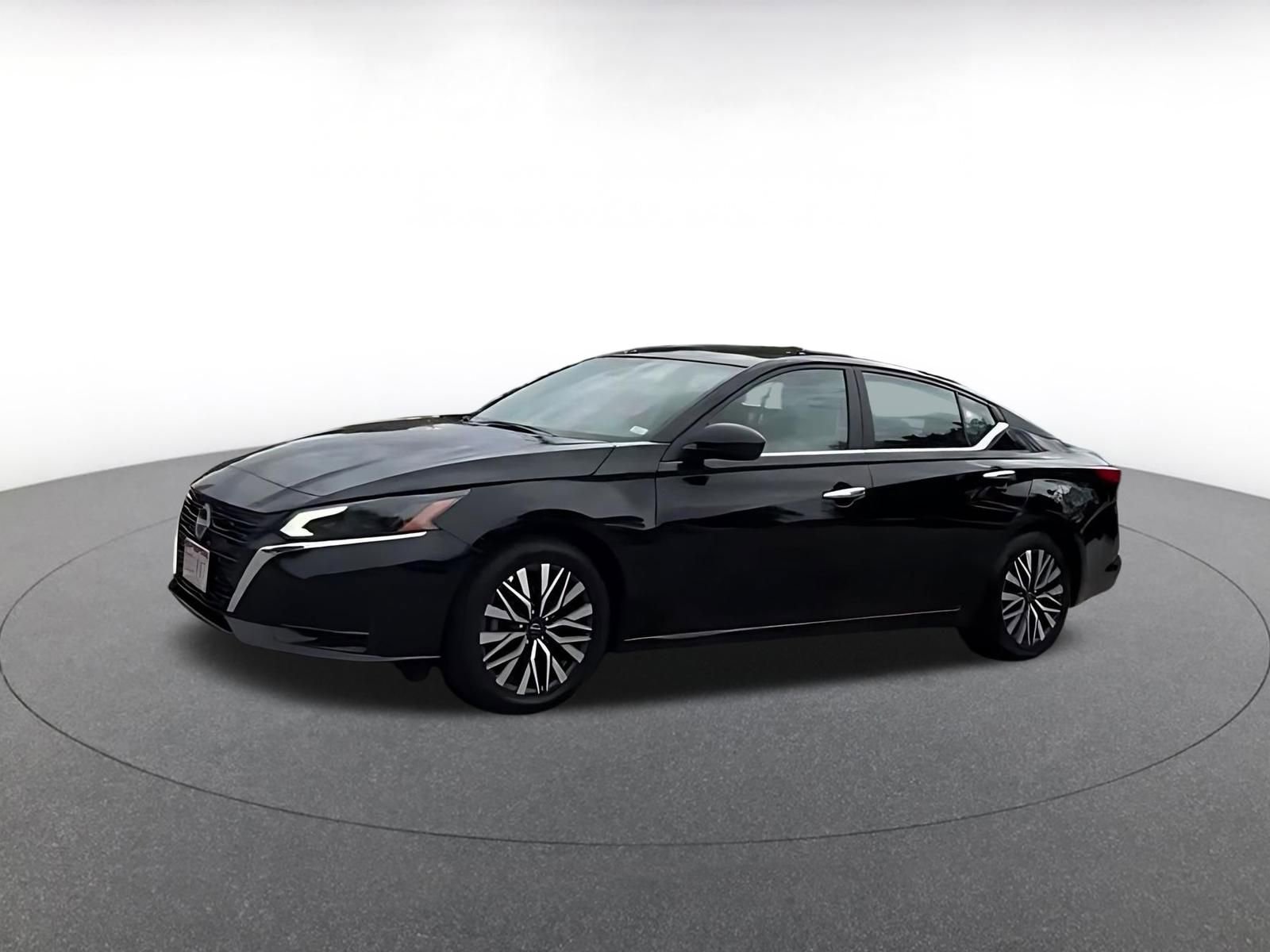Used 2025 Nissan Altima 2.5 SV FWD image 7
