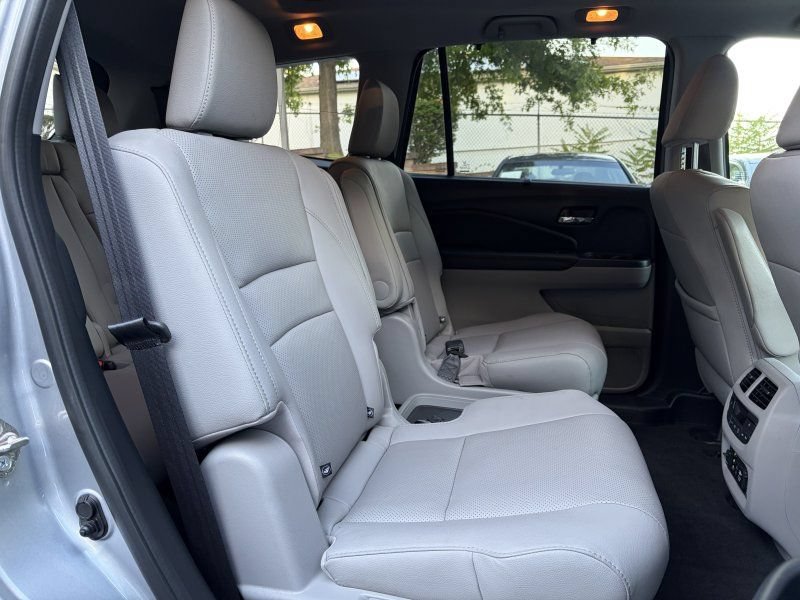 Used 2017 Honda Pilot Elite image 22