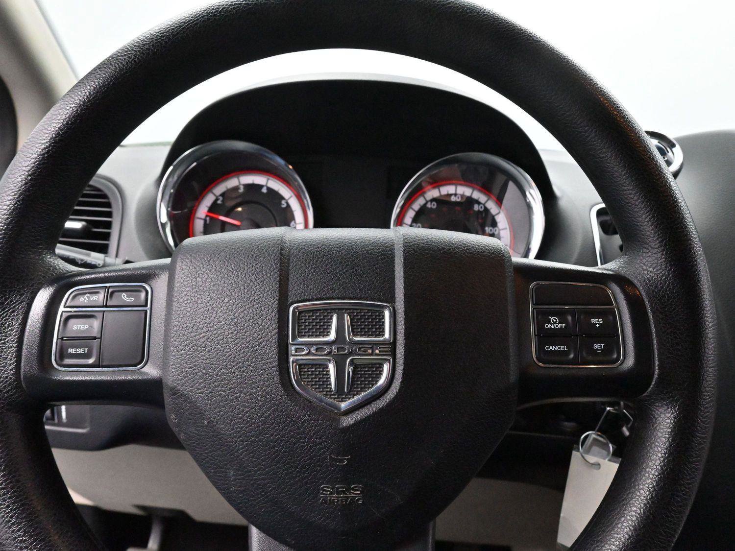 Used 2018 Dodge Grand Caravan SE w/ UConnect Hands-Free Group image 15