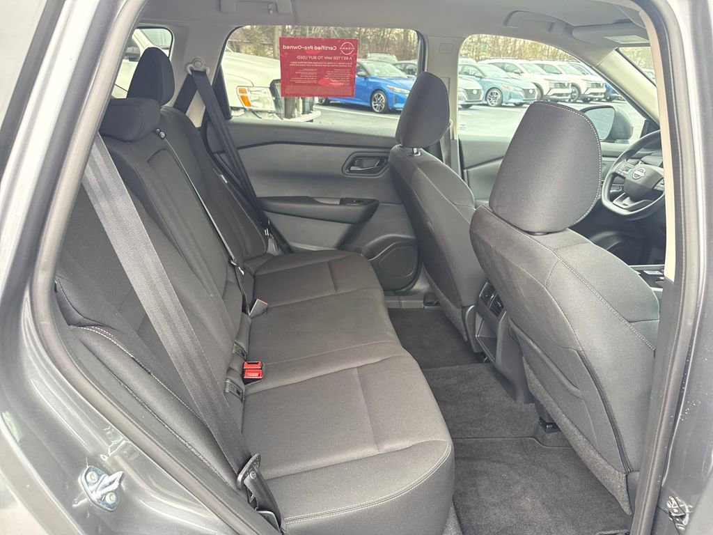 Used 2025 Nissan Rogue S image 30