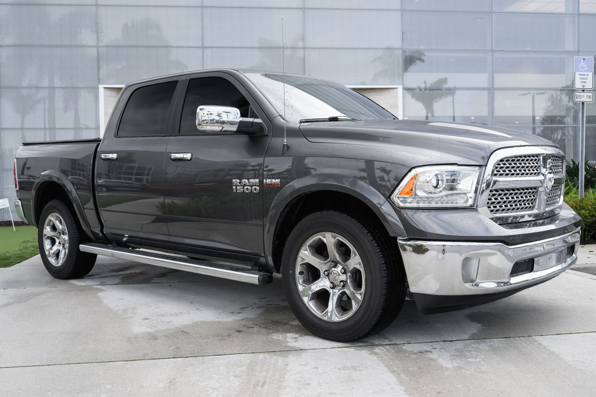 Used 2016 RAM 1500 Laramie w/ Convenience Group image 3
