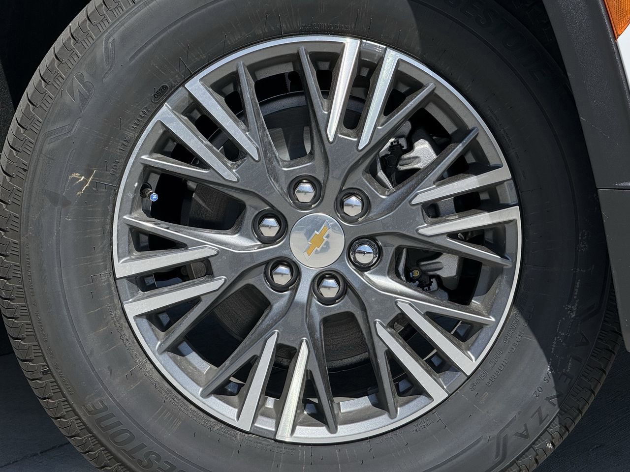New 2026 Chevrolet Traverse LT w/ Driver Confidence Package FWD image 9