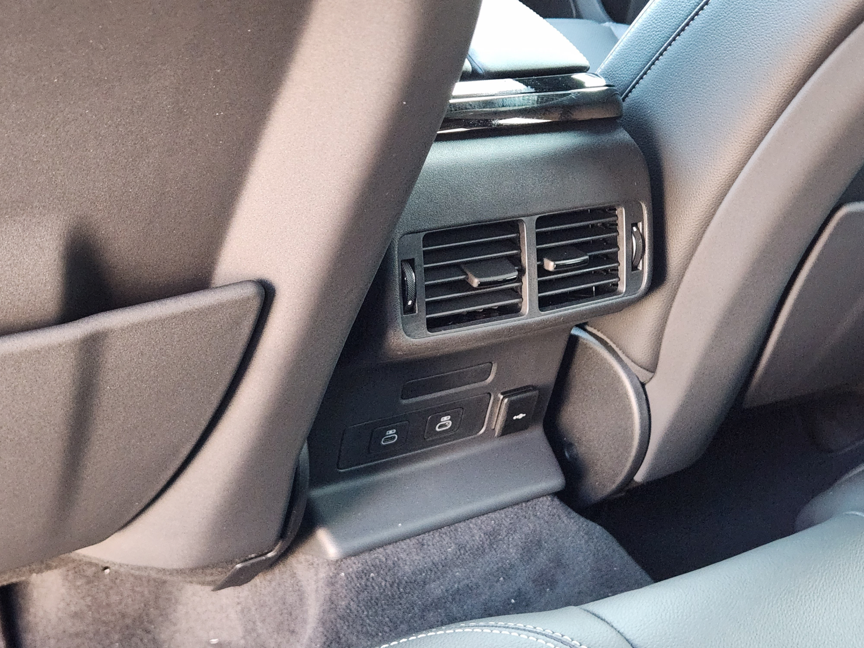 New 2026 Land Rover Range Rover Velar Belgravia AWD/4WD image 26