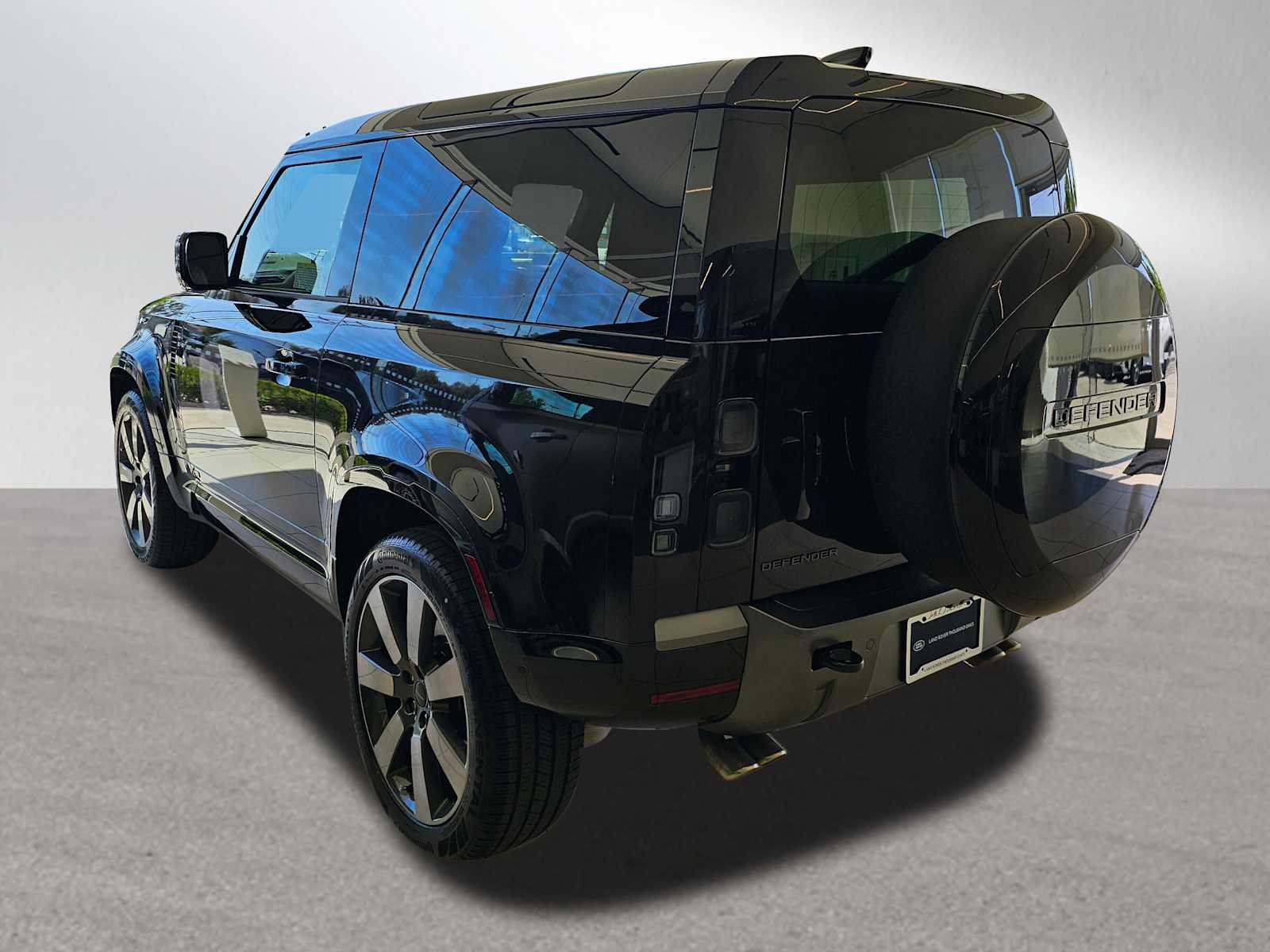 New 2026 Land Rover Defender 90 V8 AWD/4WD image 3