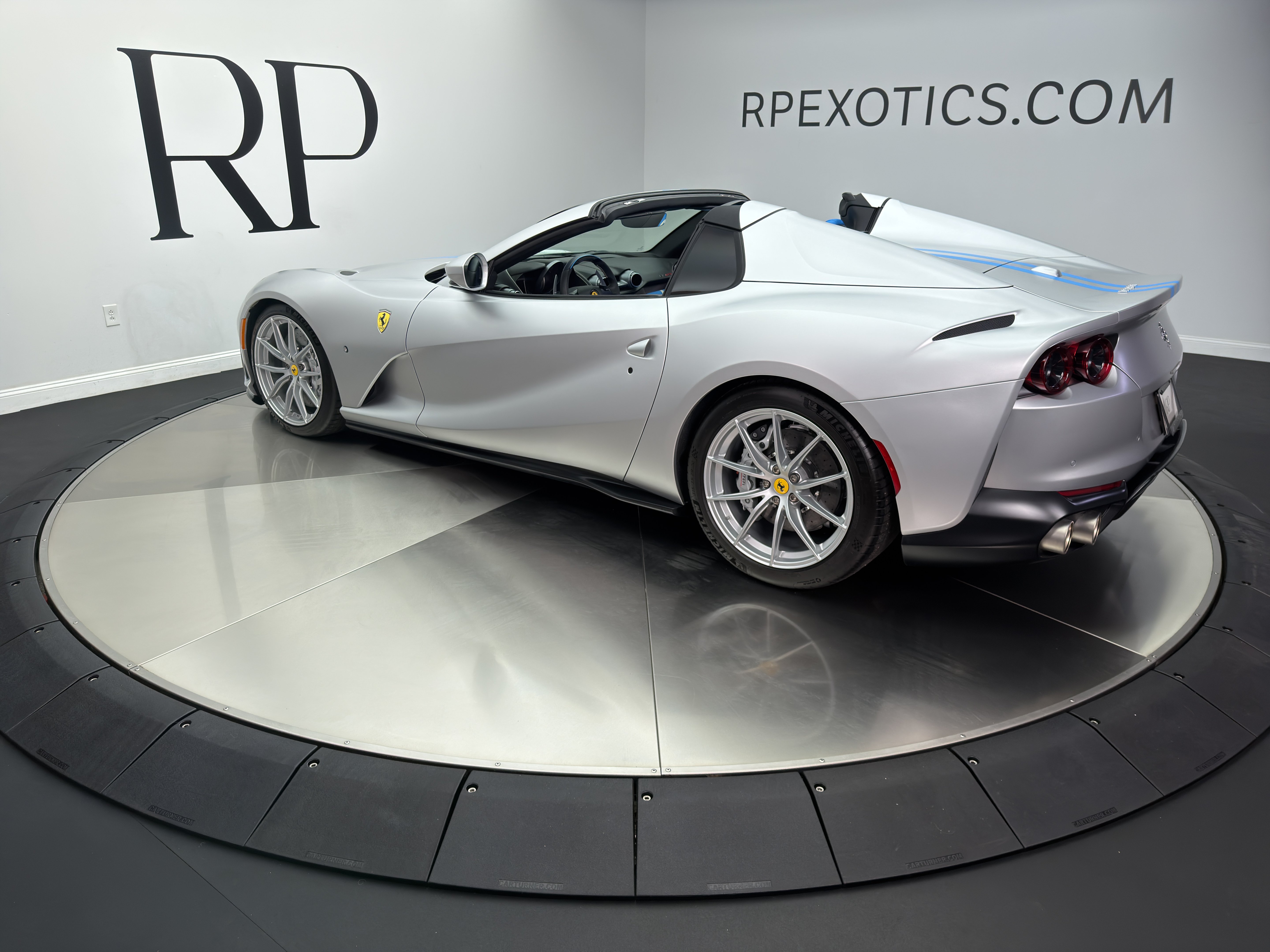 Used 2023 Ferrari 812 GTS RWD image 7