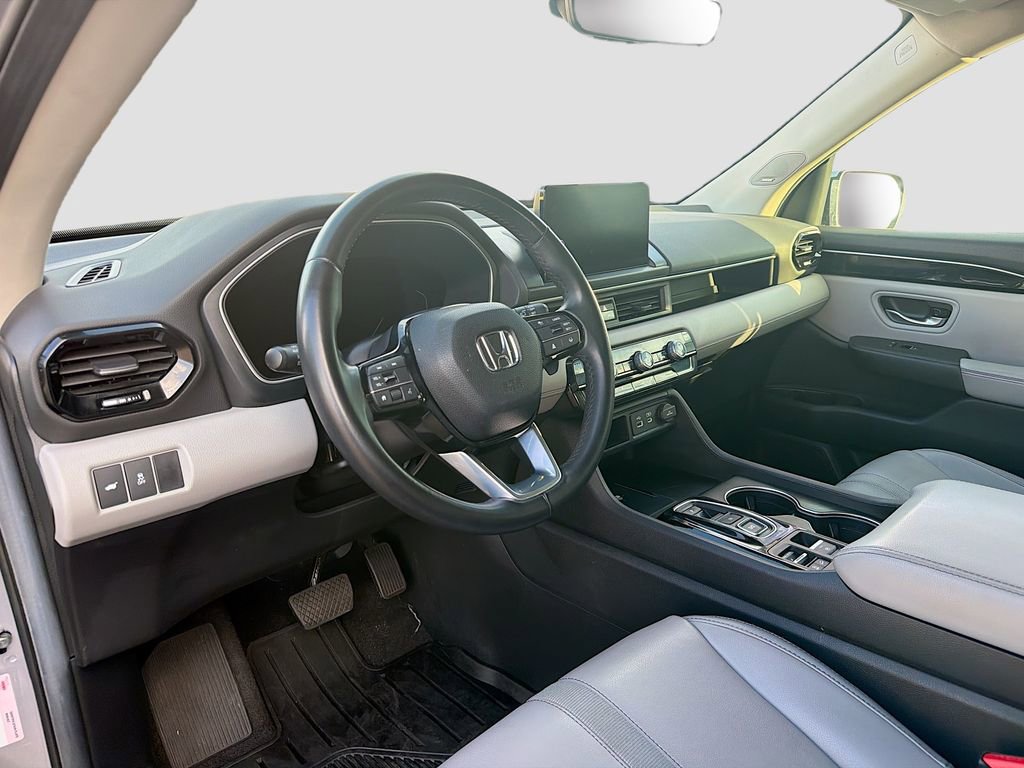 Used 2024 Honda Pilot Touring image 9