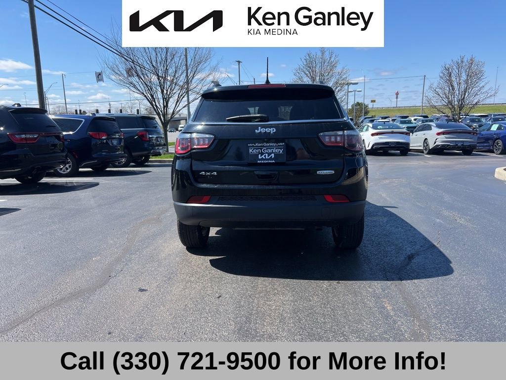 Used 2018 Jeep Compass Latitude w/ Popular Equipment Group image 11