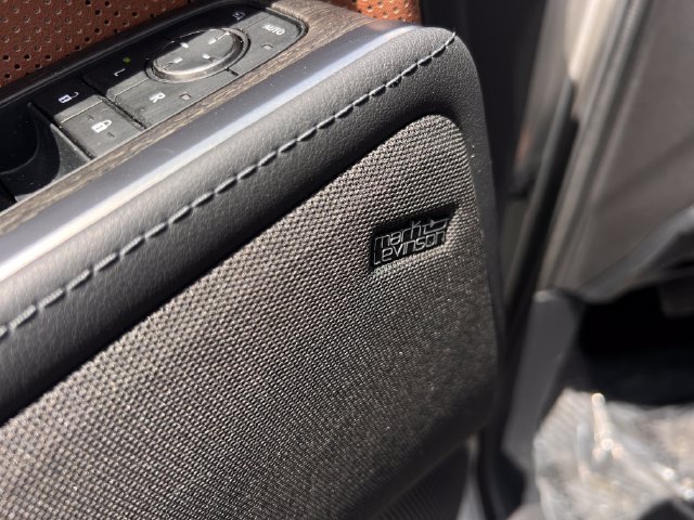 Used 2024 Lexus GX 550 w/ Accessory Package (31) AWD/4WD image 12