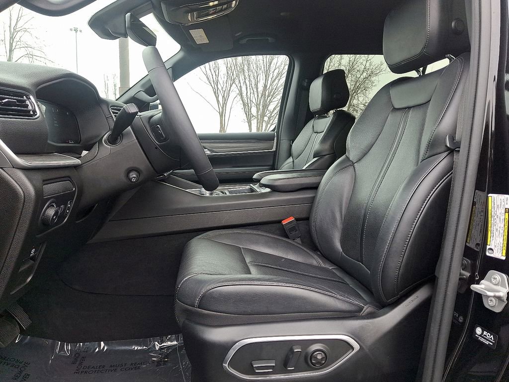 Used 2024 Jeep Wagoneer Series II image 13