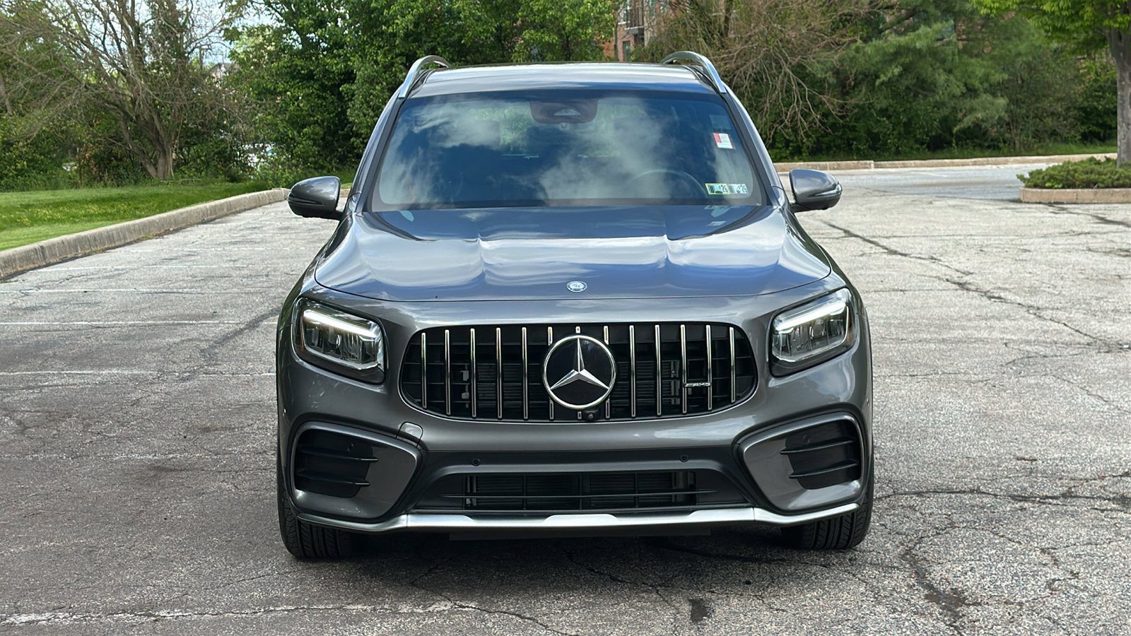 Used 2025 Mercedes-Benz GLB 35 AMG 4MATIC image 3