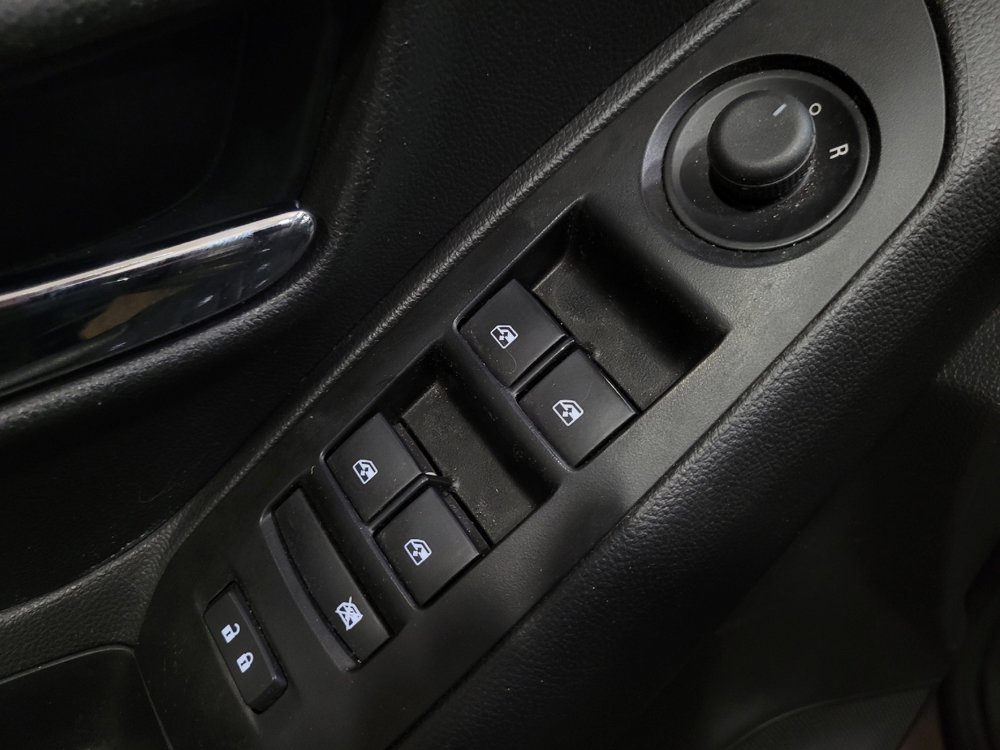 Used 2021 Chevrolet Trax LS AWD/4WD image 27