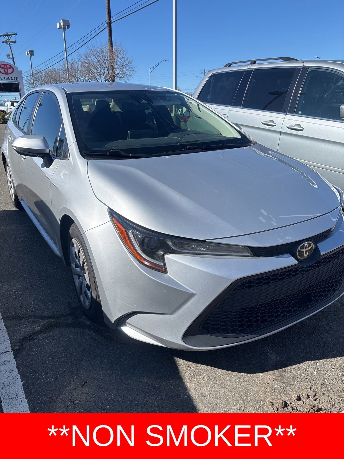 Used 2021 Toyota Corolla LE image 2