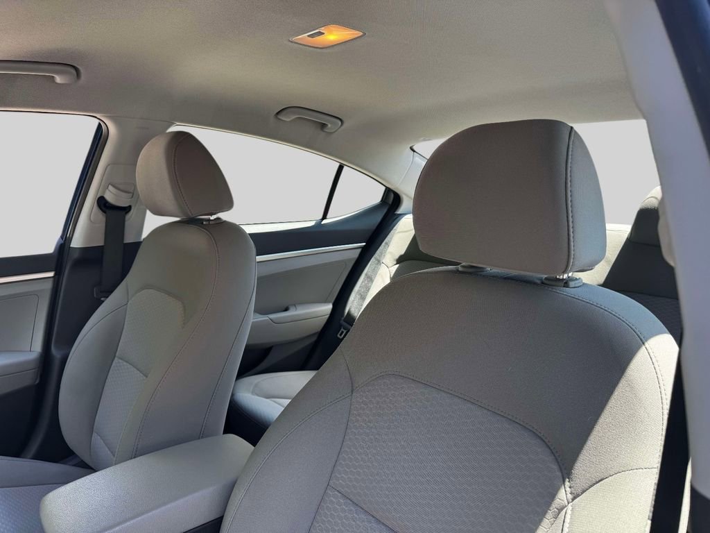 Used 2020 Hyundai Elantra SE FWD image 16