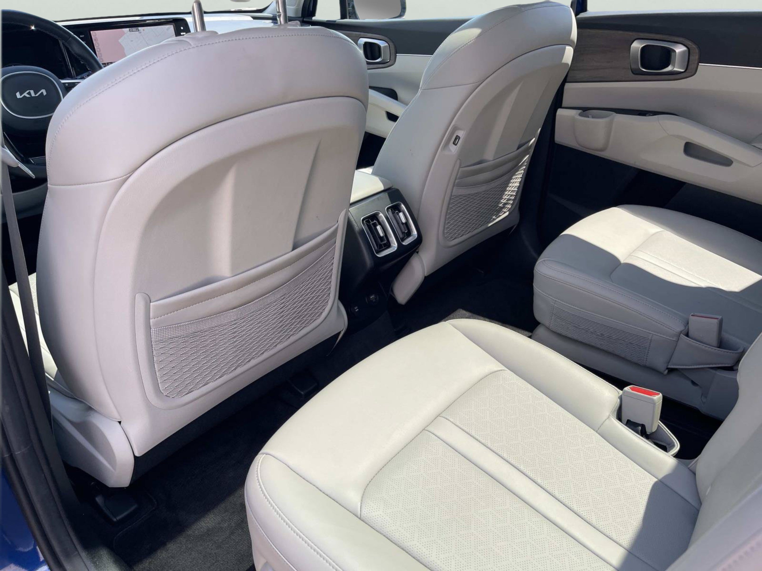 Used 2023 Kia Sorento EX w/ Panoramic Sunroof Package FWD image 19