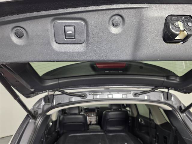 Used 2018 Nissan Pathfinder Platinum AWD/4WD image 26