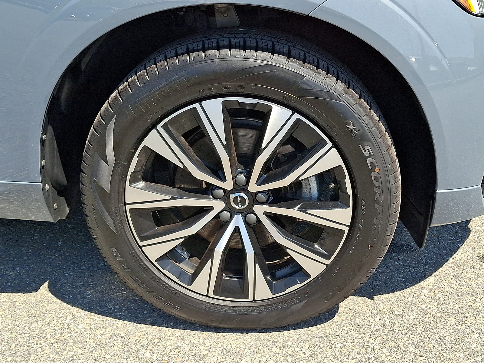 Certified 2024 Volvo XC60 B5 Core w/ Protection Package Premier AWD/4WD image 8