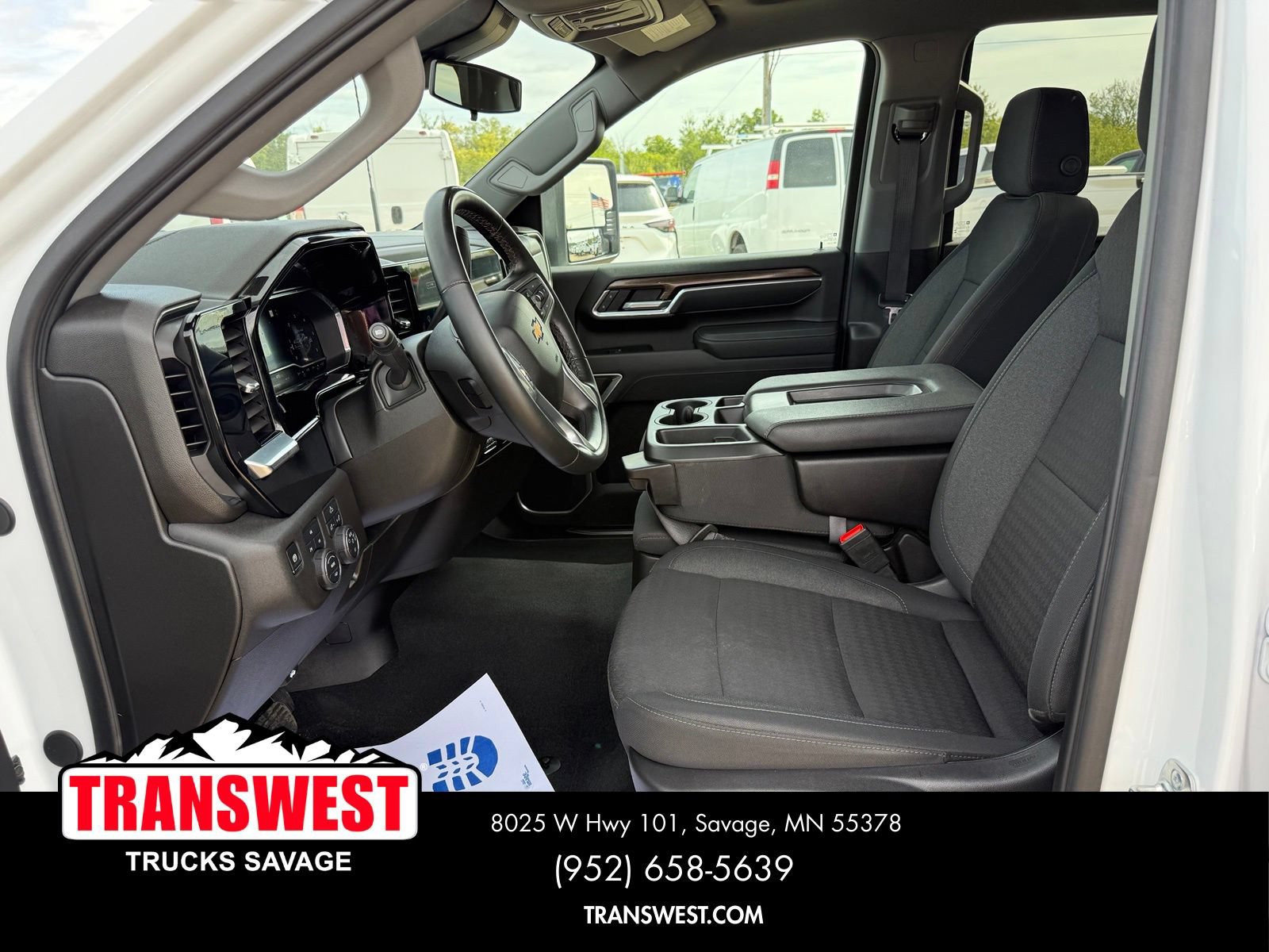 Used 2025 Chevrolet Silverado 2500 LT w/ Convenience Package AWD/4WD image 5