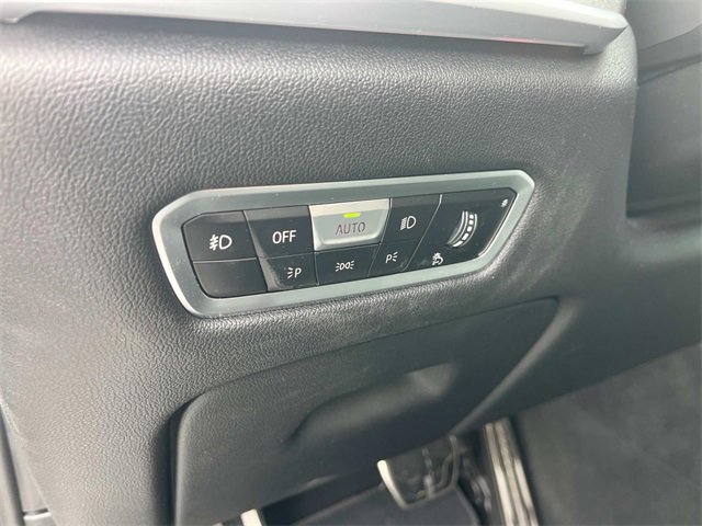 Used 2022 BMW X7 xDrive40i w/ M Sport Package image 15