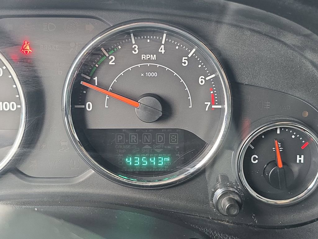 Used 2018 Jeep Wrangler Unlimited Sahara w/ Dual Top Group image 13