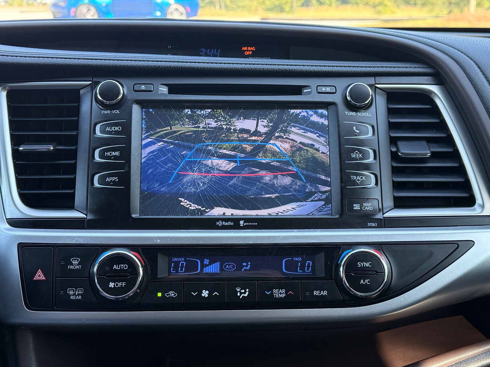 Used 2015 Toyota Highlander XLE AWD/4WD image 30