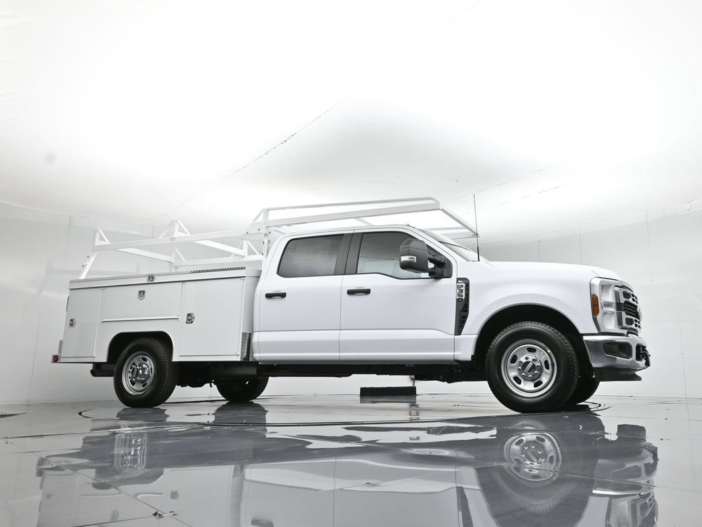 New 2026 Ford F350 XL w/ XL Chrome Package RWD image 2