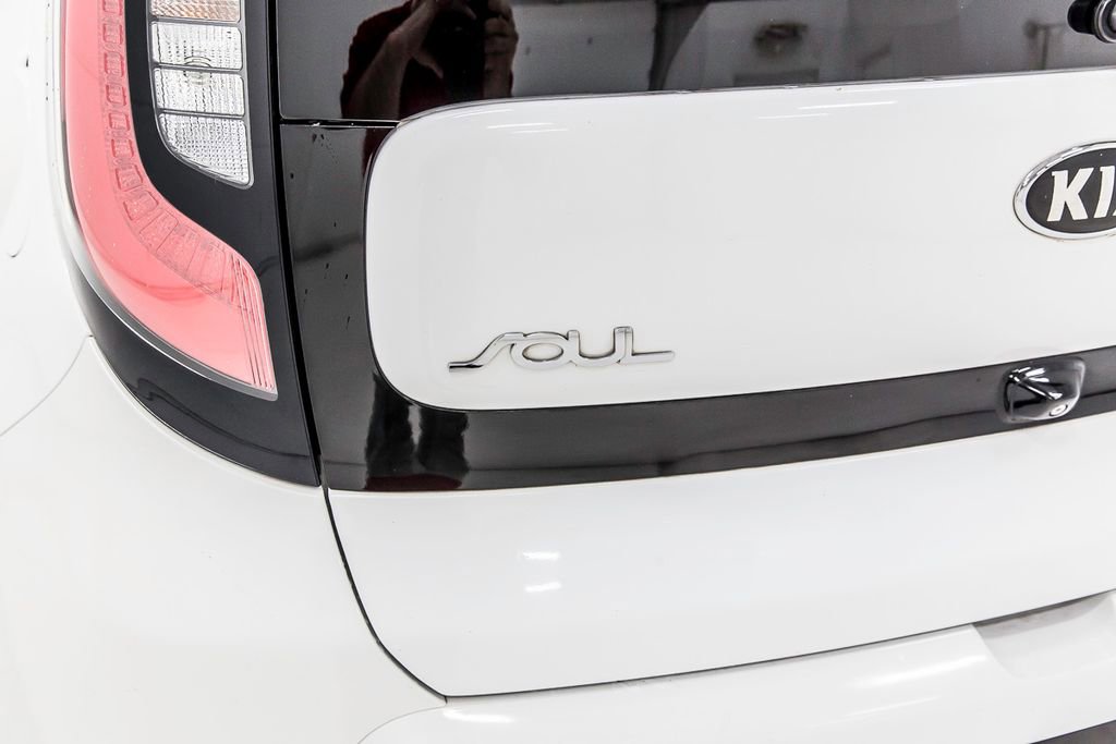 Used 2014 Kia Soul + image 5