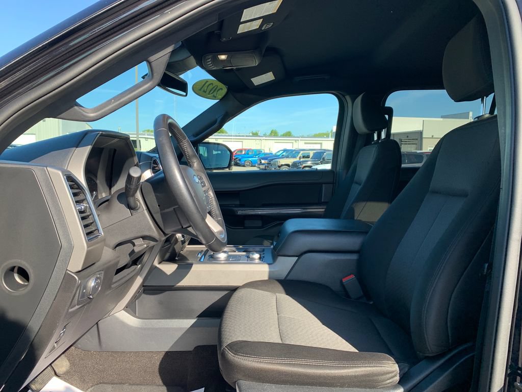 Used 2021 Ford Expedition XLT w/ Black Accent Package AWD/4WD image 15
