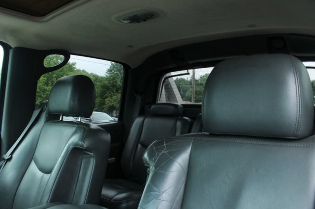 Used 2003 Chevrolet Avalanche 4x4 w/ Suspension Package, Off-Road image 14