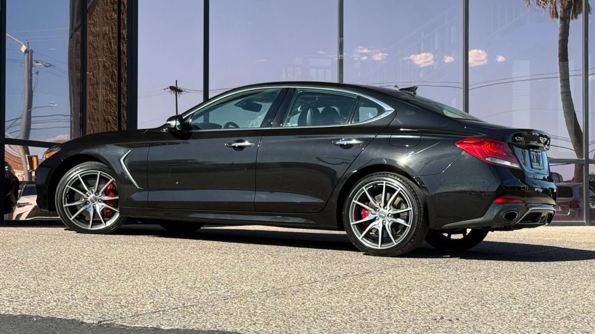 Used 2019 Genesis G70 3.3T Advanced w/ Prestige Package RWD image 6