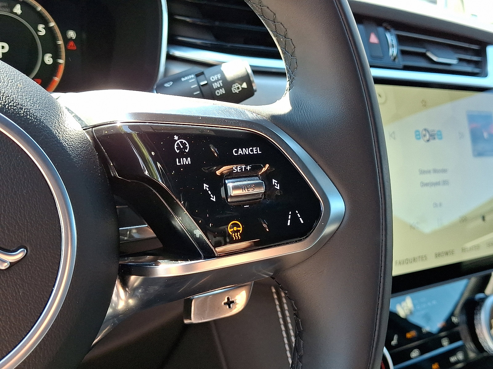 Used 2025 Jaguar F-PACE R-Dynamic S image 23