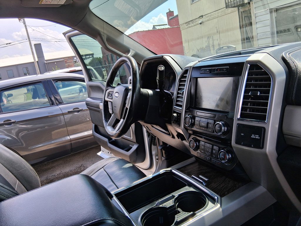 Used 2017 Ford F250 Lariat w/ Lariat Ultimate Package AWD/4WD image 18