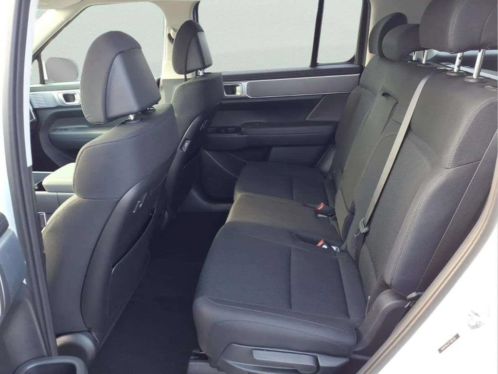 New 2026 Hyundai Santa Fe SE FWD image 8
