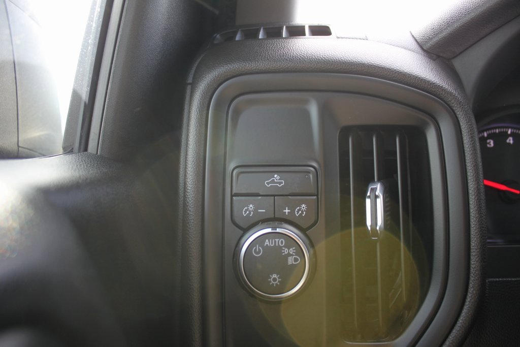 Used 2022 Chevrolet Silverado 1500 Custom image 11