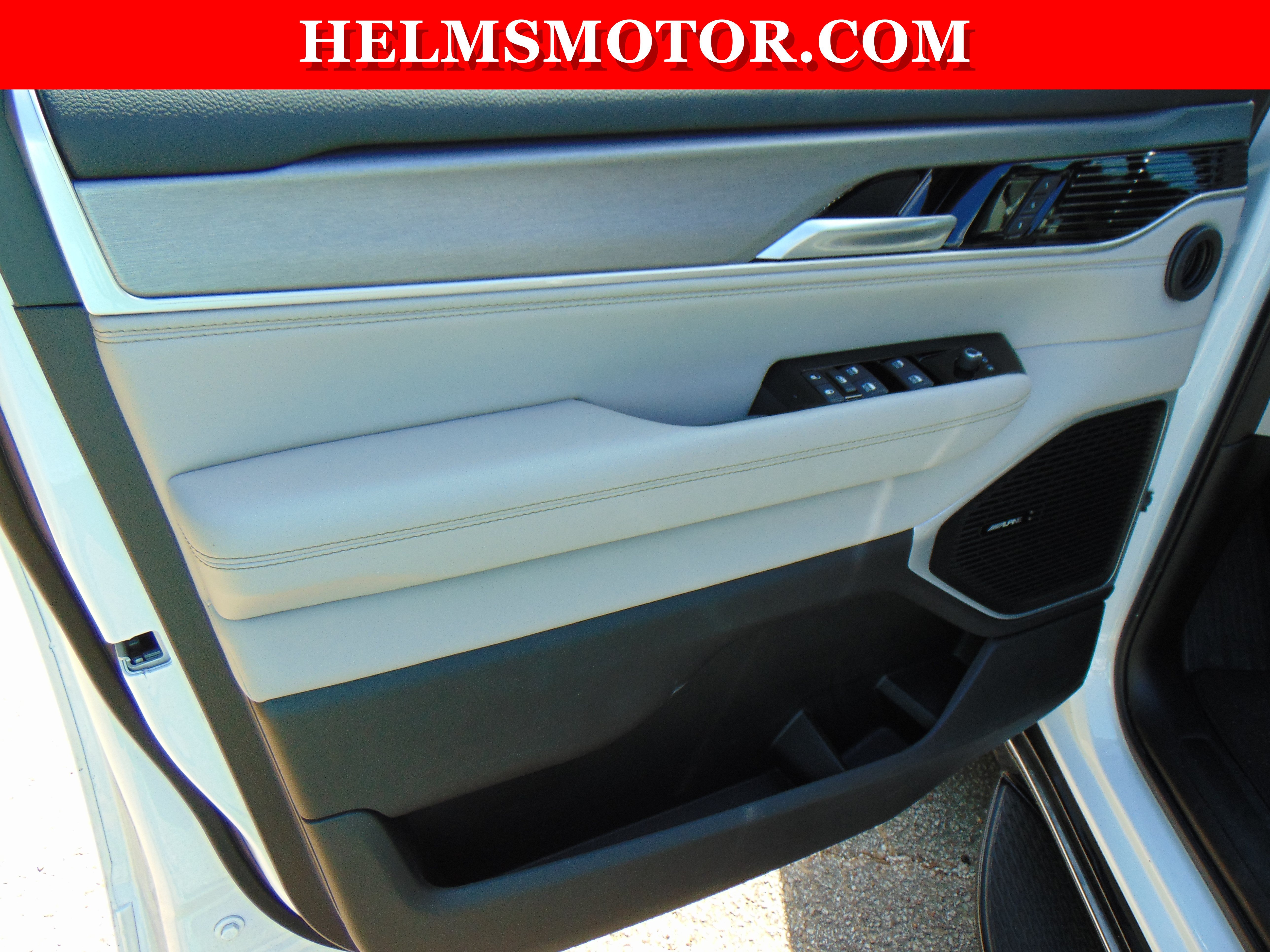 Certified 2025 Jeep Wagoneer L 4WD image 25