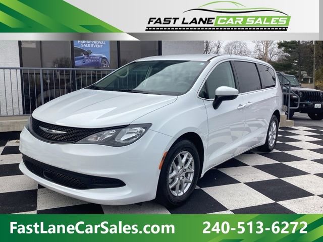 Used 2022 Chrysler Voyager LX